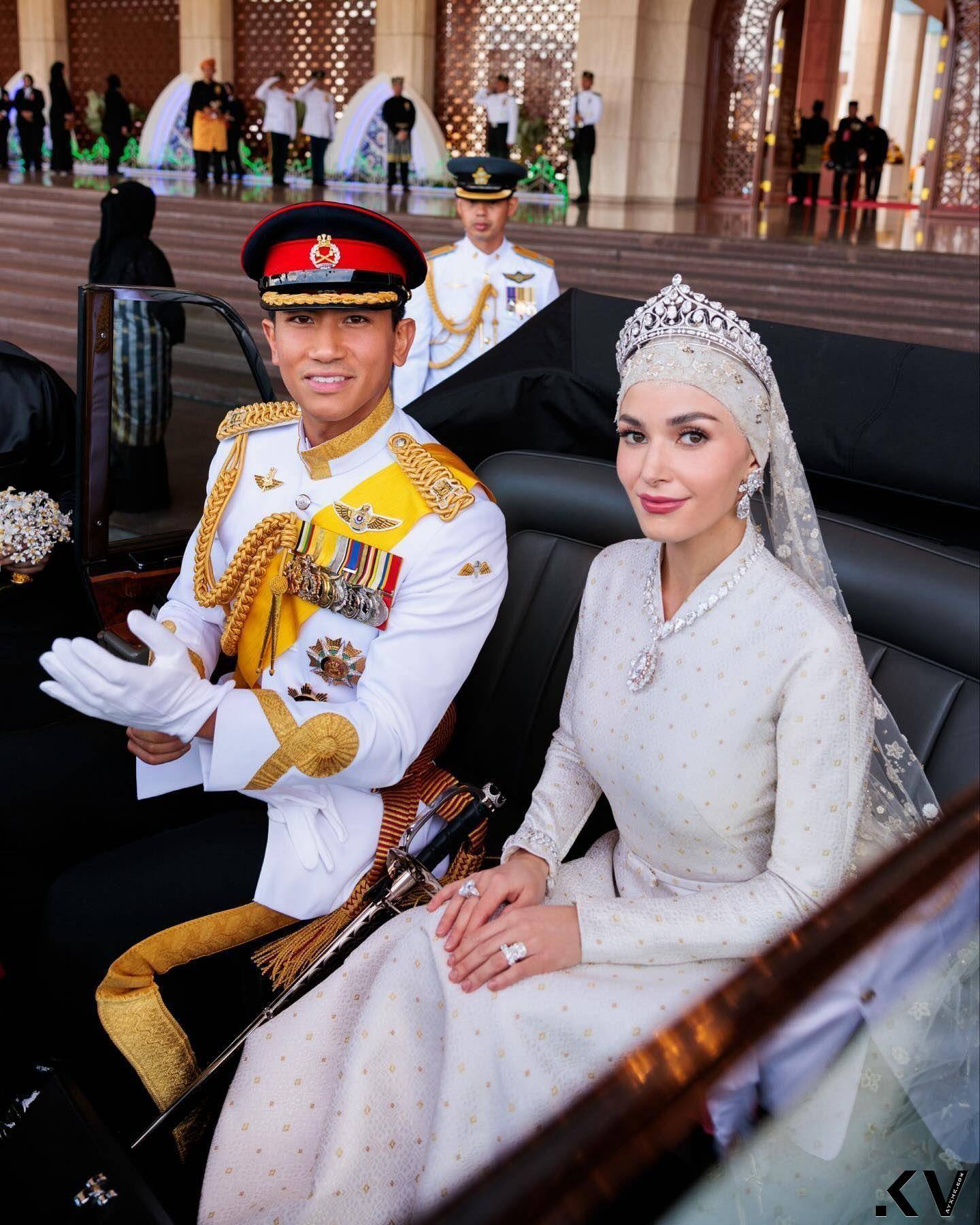 汶莱“亚洲最帅王子”世纪婚礼巨钻闪耀　出卖美娇娘吸奶瓶萌照 时尚穿搭 图2张